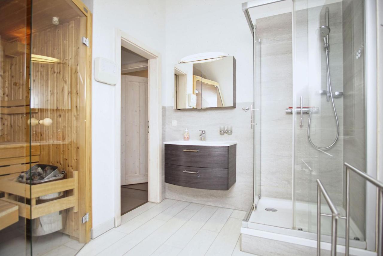 Komfortables Haus Mit Kamin, Sauna, Garten, Terrasse - Ferienhaus Sternschnuppe Wiek auf Ruegen Exterior photo
