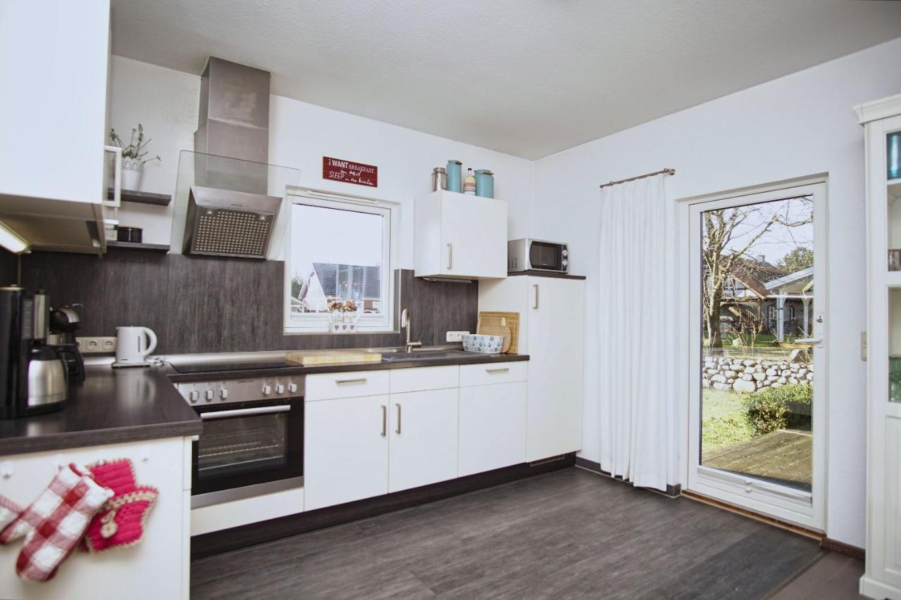 Komfortables Haus Mit Kamin, Sauna, Garten, Terrasse - Ferienhaus Sternschnuppe Wiek auf Ruegen Exterior photo