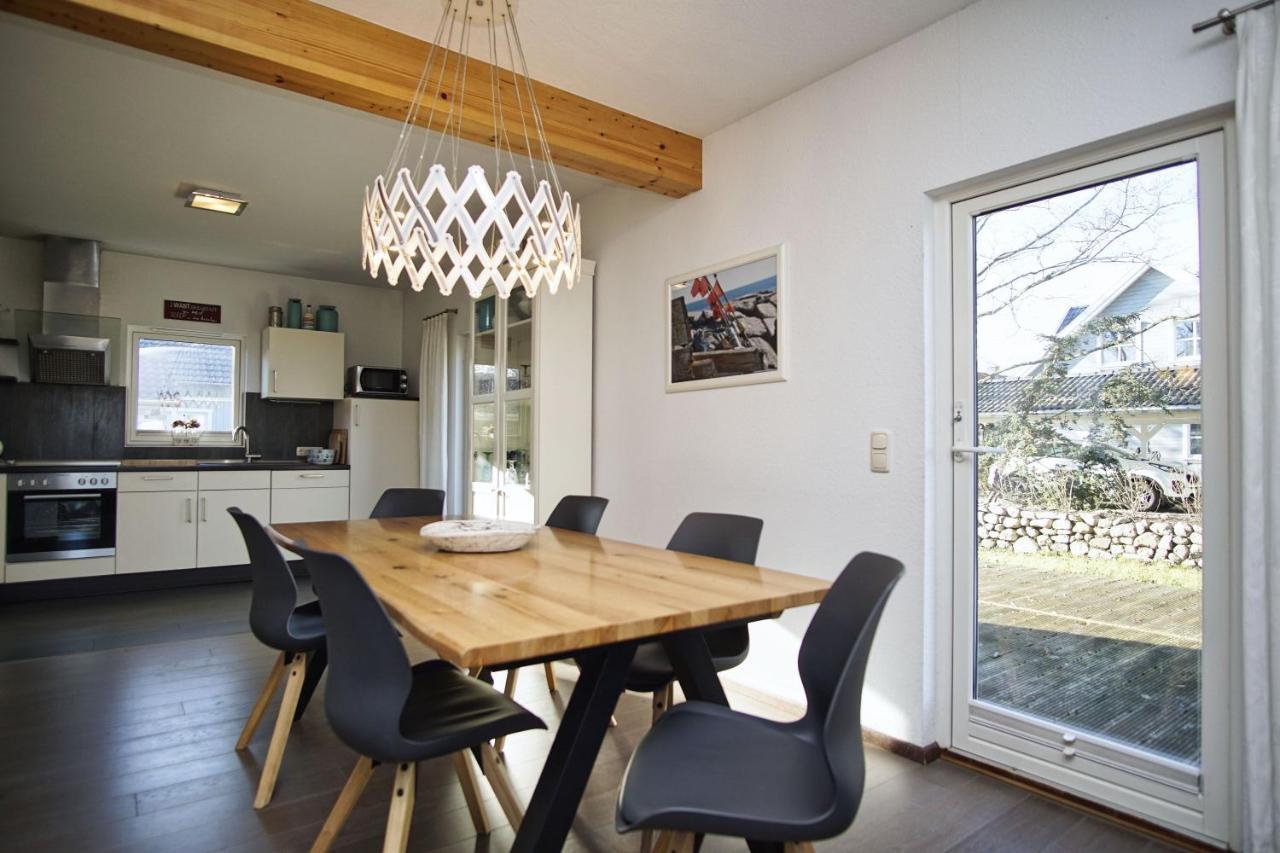 Komfortables Haus Mit Kamin, Sauna, Garten, Terrasse - Ferienhaus Sternschnuppe Wiek auf Ruegen Exterior photo