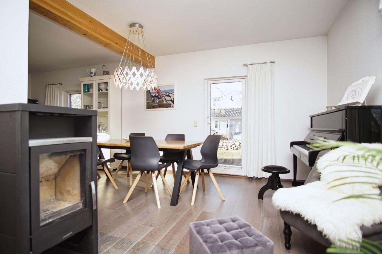Komfortables Haus Mit Kamin, Sauna, Garten, Terrasse - Ferienhaus Sternschnuppe Wiek auf Ruegen Exterior photo